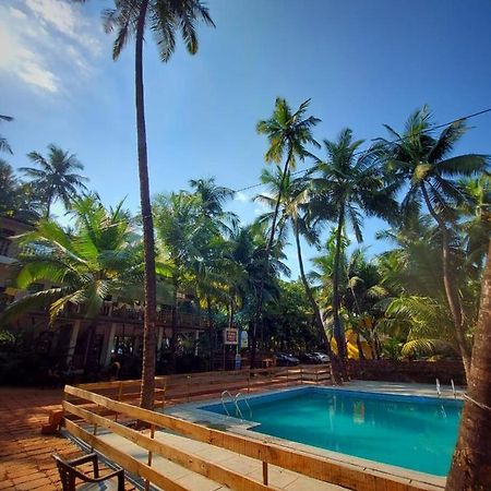 Coconut Garden Beach House Malvan Ngoại thất bức ảnh